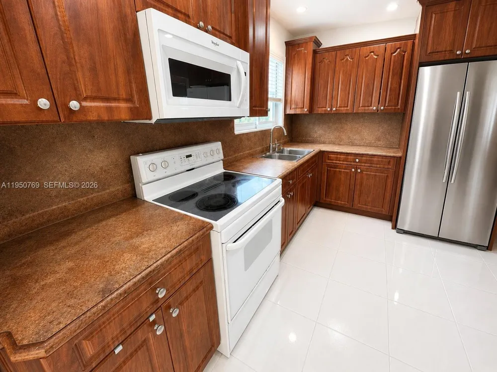 6120 SW 19th St North Lauderdale, FL 33068
