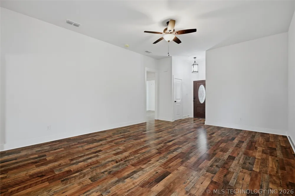 116 8th Avenue Colbert, OK 74733