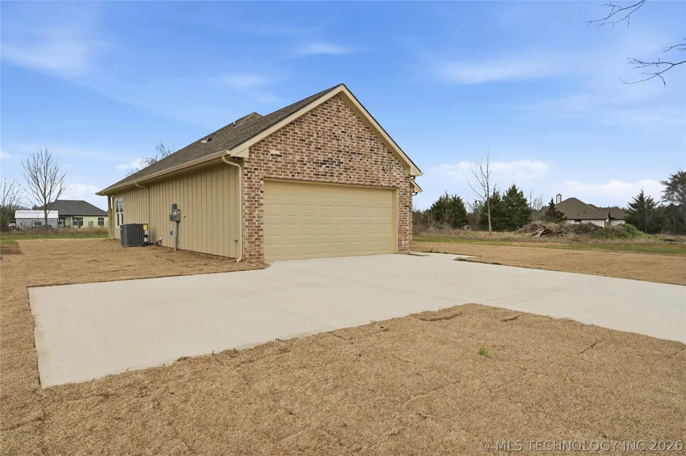 116 8th Avenue Colbert, OK 74733