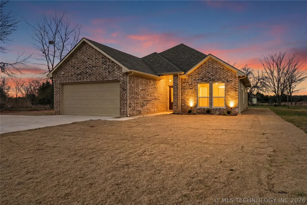 116 8th Avenue Colbert, OK 74733