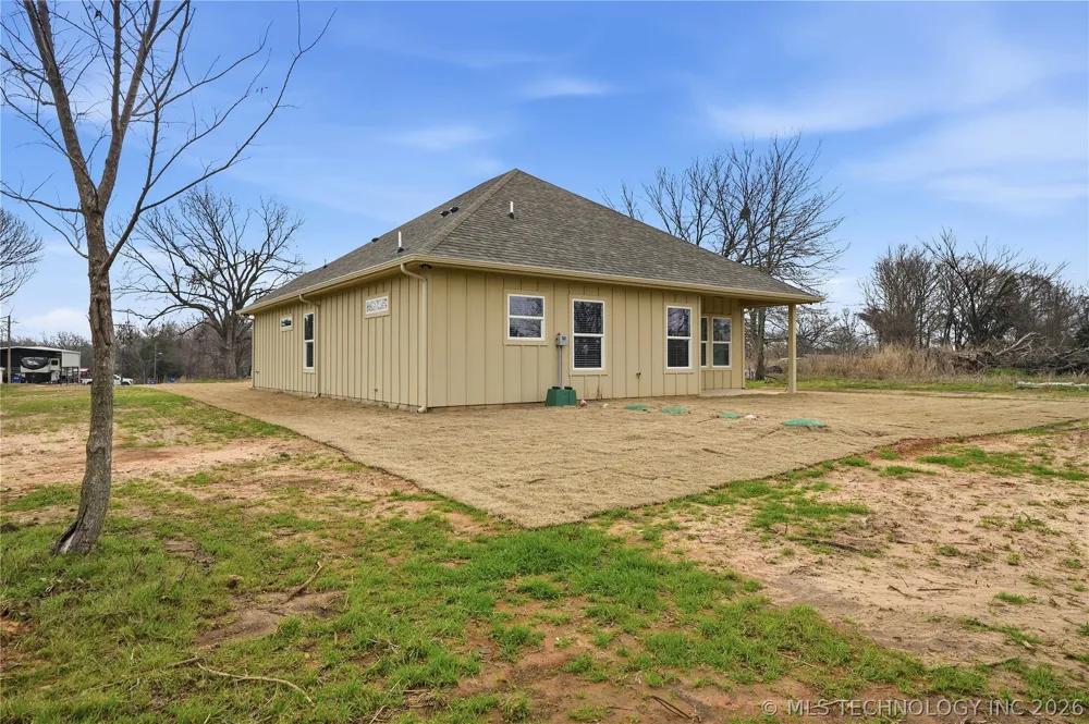 116 8th Avenue Colbert, OK 74733
