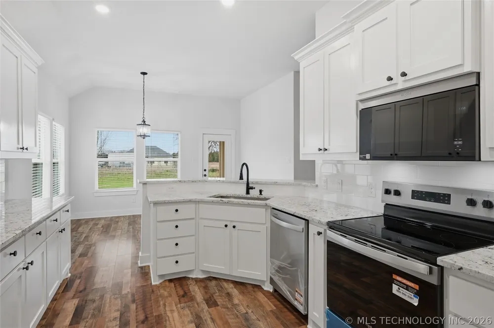 116 8th Avenue Colbert, OK 74733