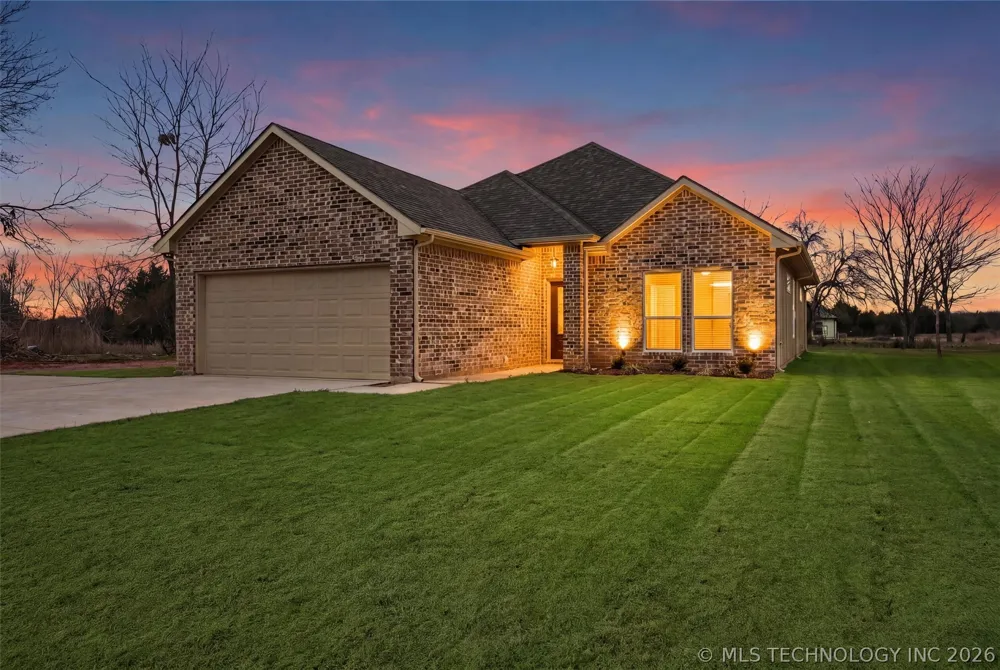 116 8th Avenue Colbert, OK 74733