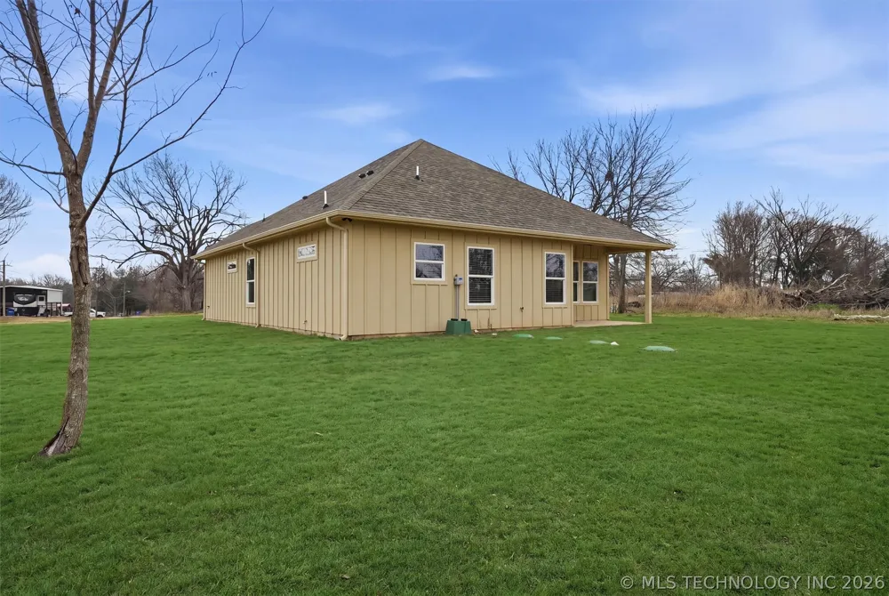 116 8th Avenue Colbert, OK 74733