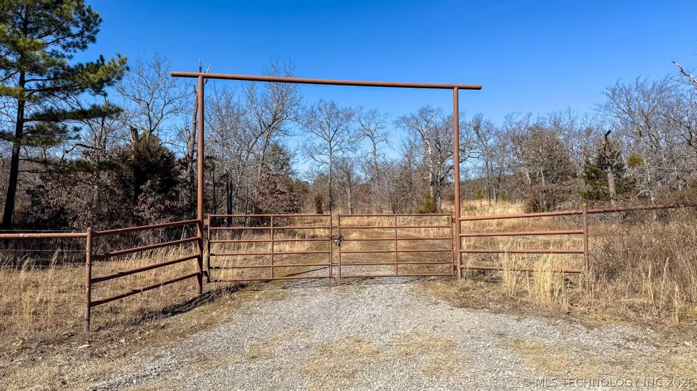 Burris Valley Road Pittsburg, OK 74560