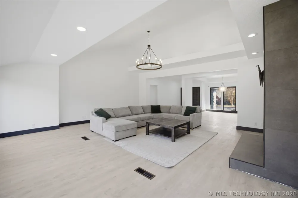 7505 E 65th Street Tulsa, OK 74133