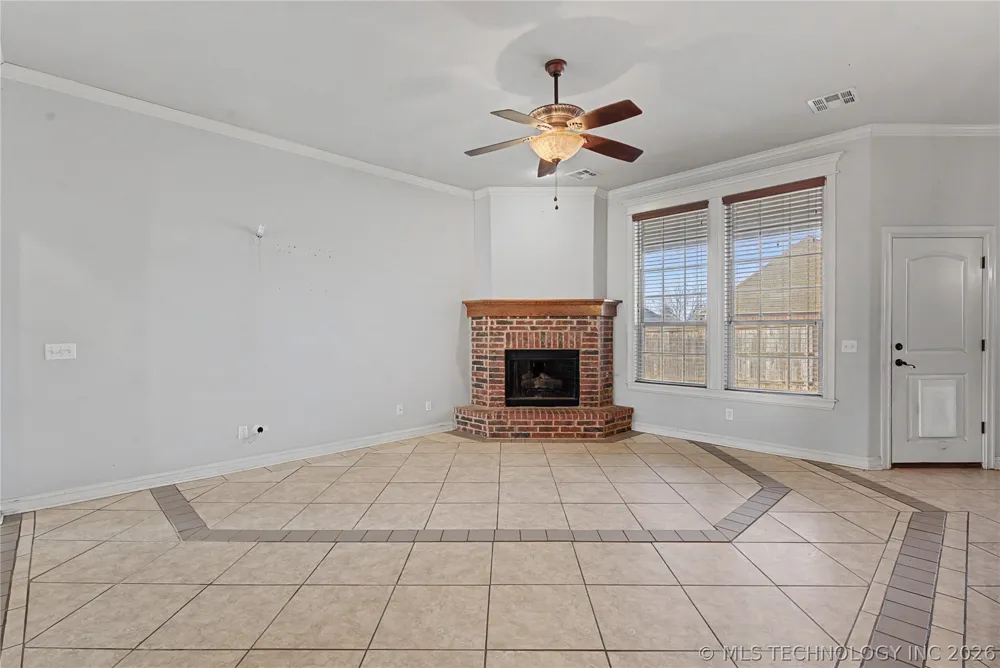 1211 E 135th Street S Glenpool, OK 74033