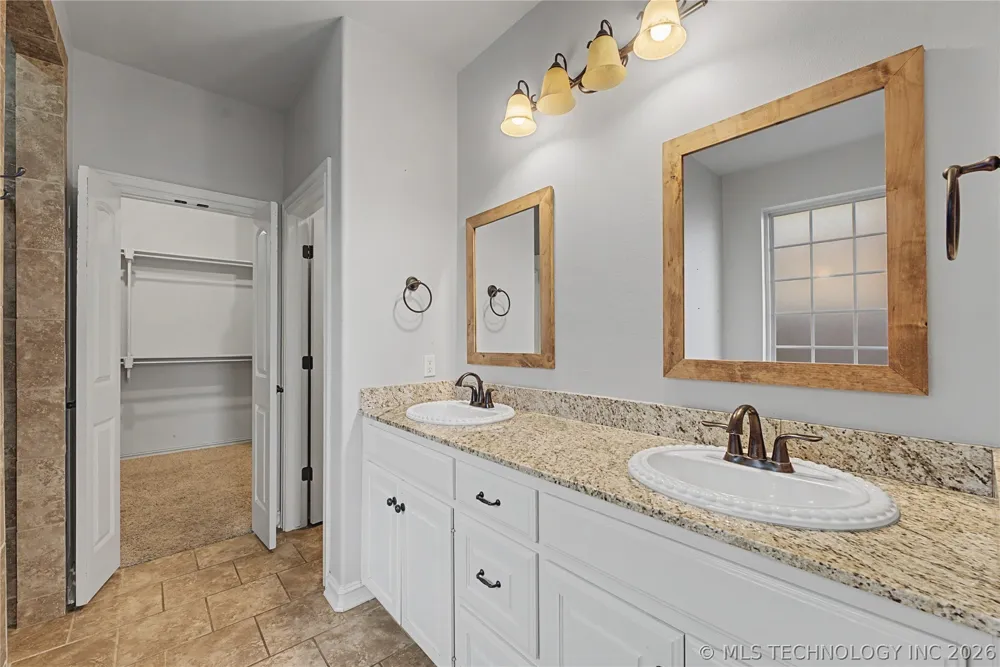 1211 E 135th Street S Glenpool, OK 74033