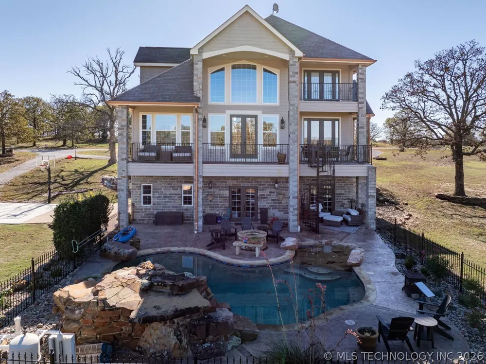 2973 Lakeside Circle Atoka, OK 74525