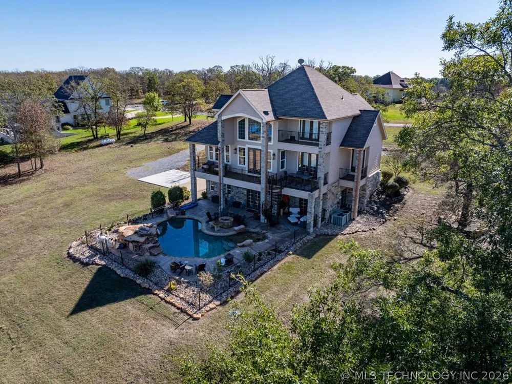 2973 Lakeside Circle Atoka, OK 74525