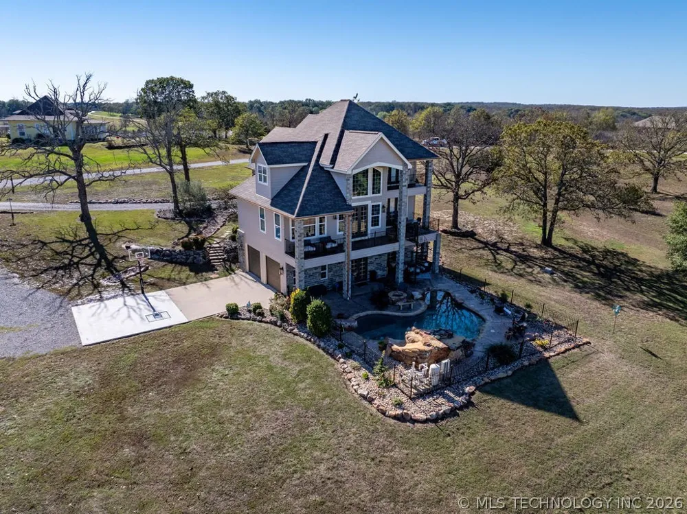 2973 Lakeside Circle Atoka, OK 74525