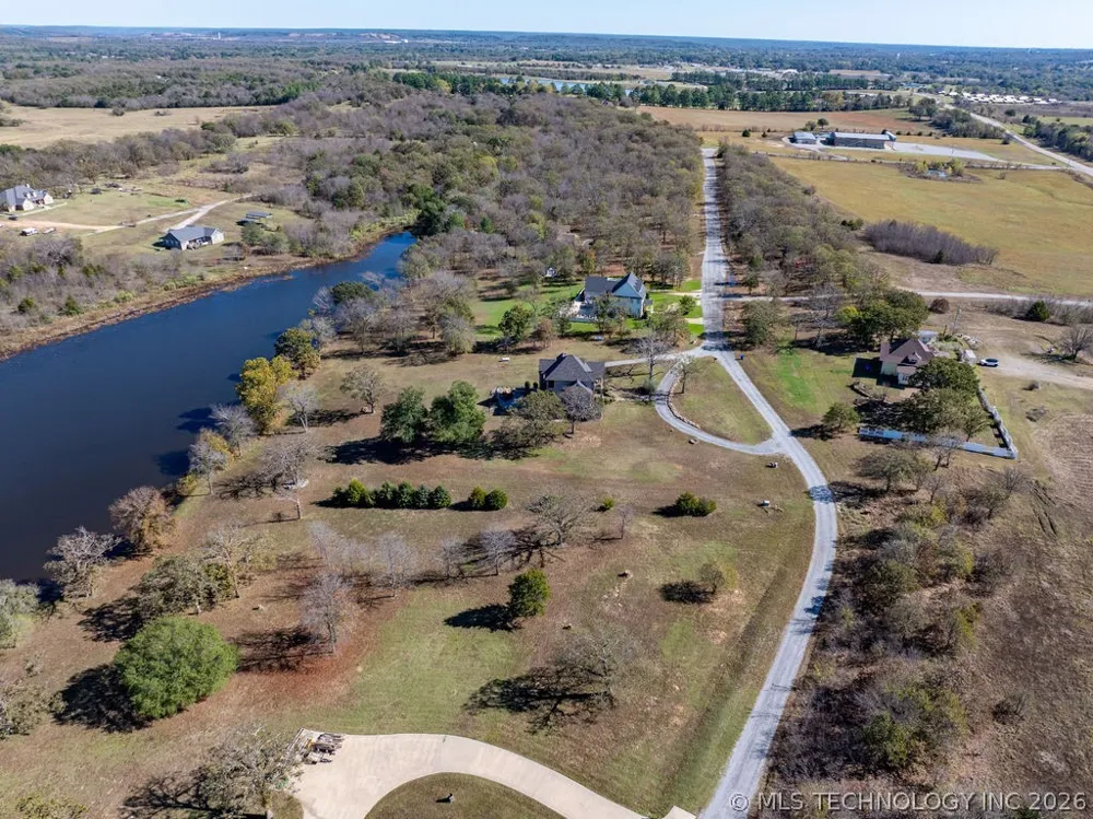 2973 Lakeside Circle Atoka, OK 74525