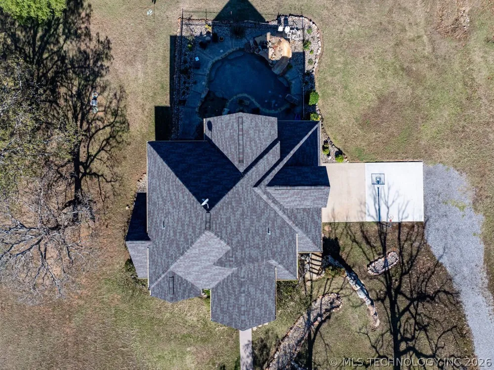 2973 Lakeside Circle Atoka, OK 74525