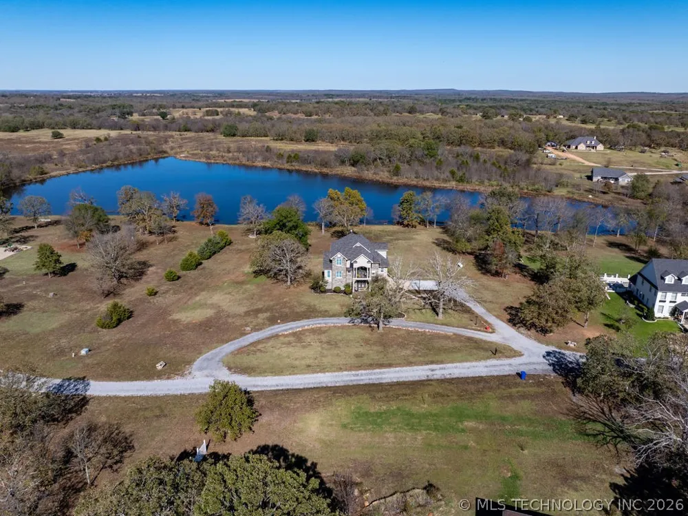 2973 Lakeside Circle Atoka, OK 74525