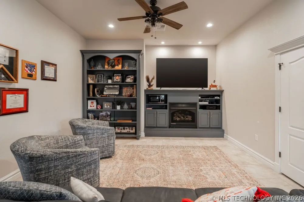 2973 Lakeside Circle Atoka, OK 74525