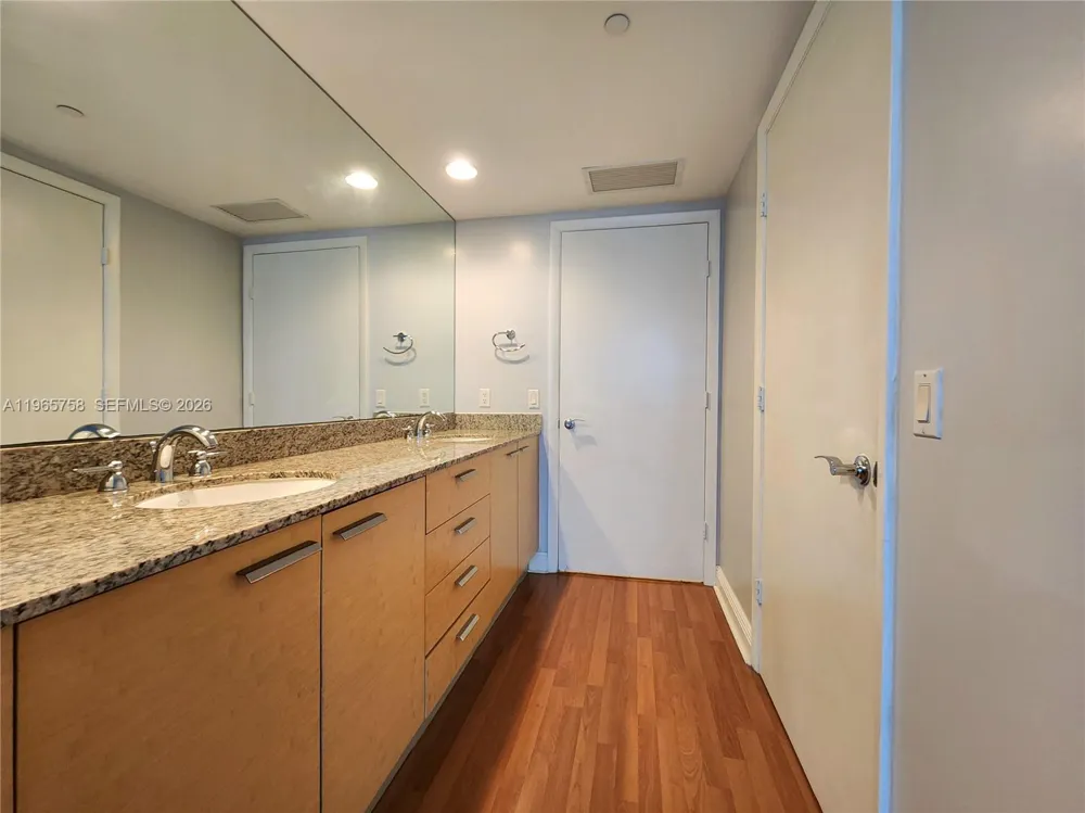 1800 S Ocean Dr #2406 Hallandale Beach, FL 33009