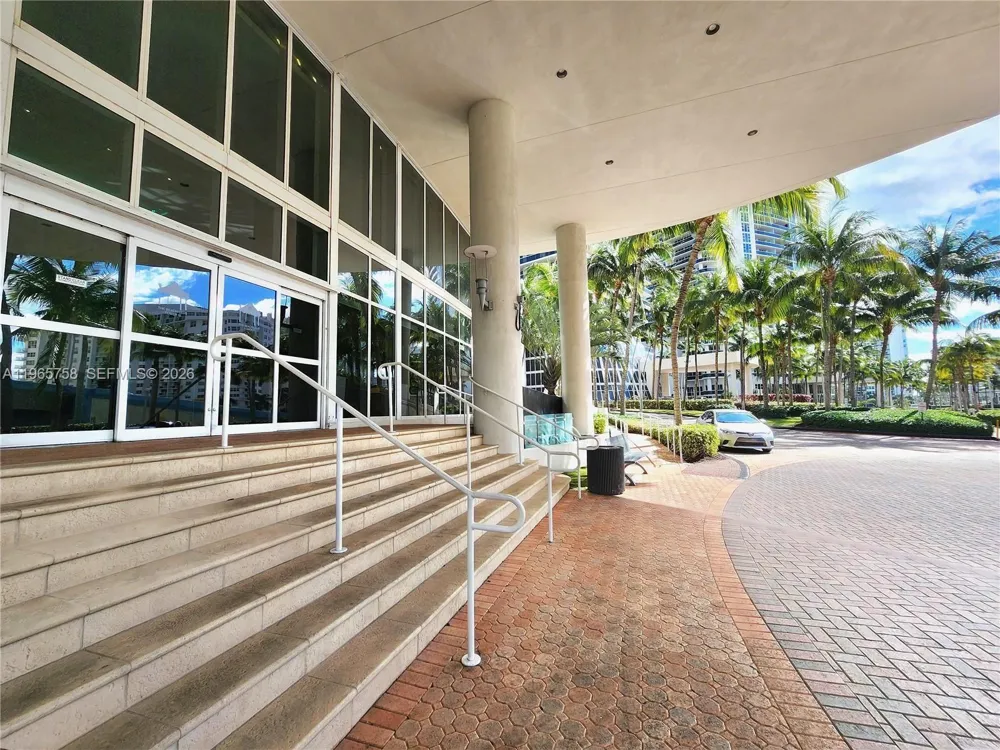 1800 S Ocean Dr #2406 Hallandale Beach, FL 33009