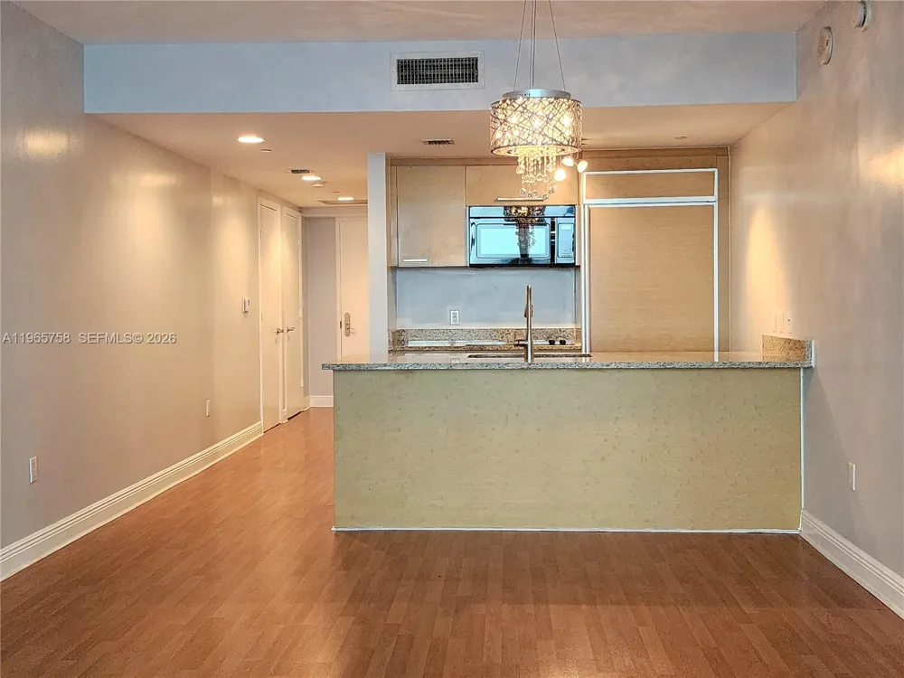 1800 S Ocean Dr #2406 Hallandale Beach, FL 33009