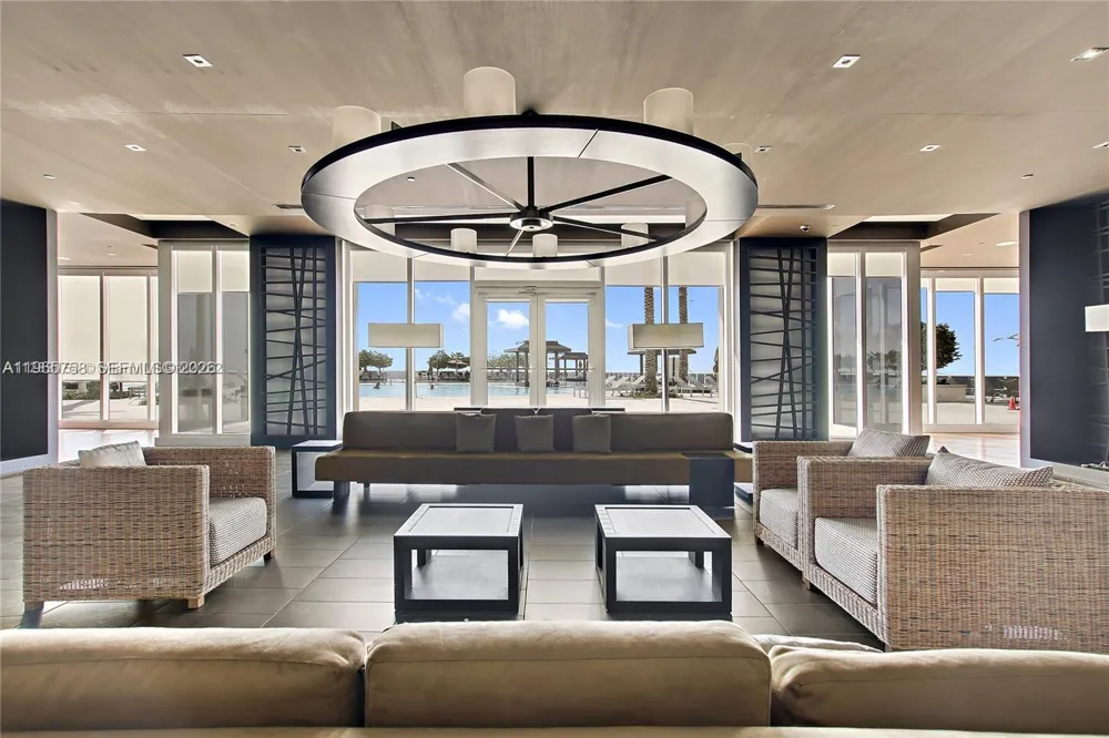 1800 S Ocean Dr #2406 Hallandale Beach, FL 33009