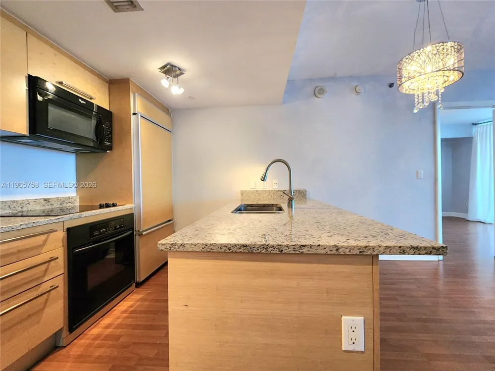 1800 S Ocean Dr #2406 Hallandale Beach, FL 33009