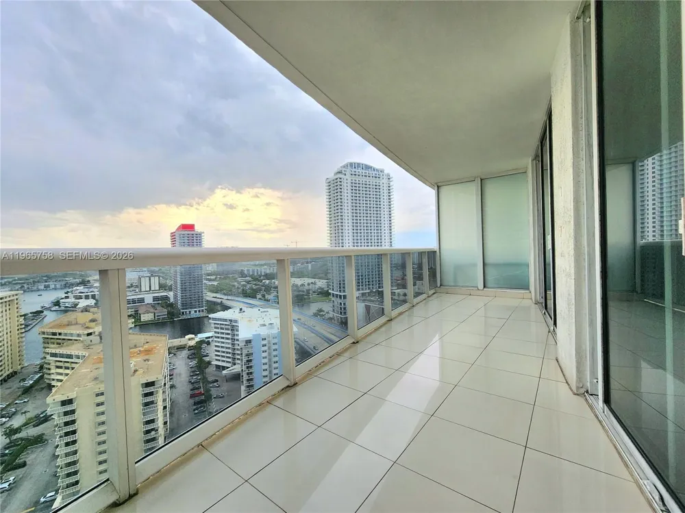 1800 S Ocean Dr #2406 Hallandale Beach, FL 33009