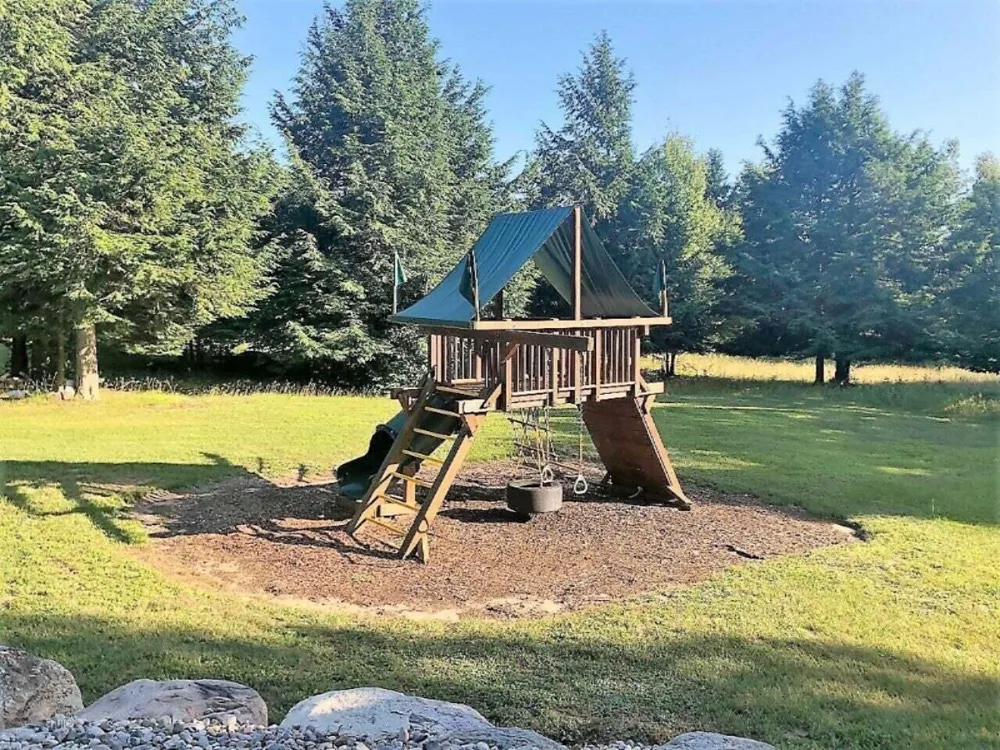 W Starlight Ridge Circle #62 Onekama, MI 49675