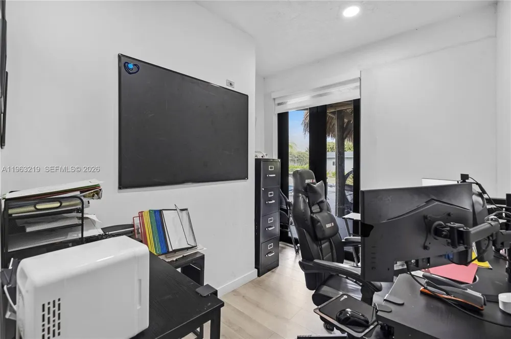 14651 SW 16th St Davie, FL 33325
