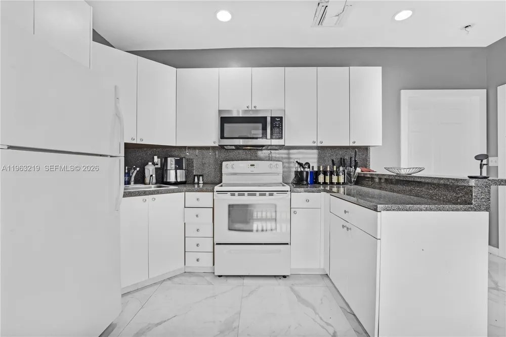 14651 SW 16th St Davie, FL 33325