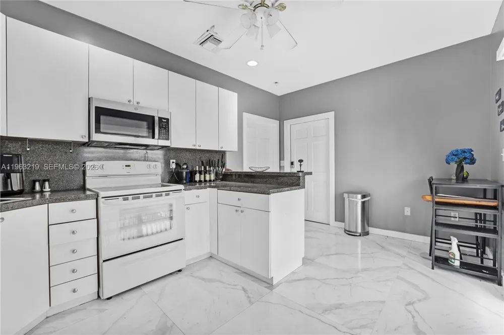 14651 SW 16th St Davie, FL 33325