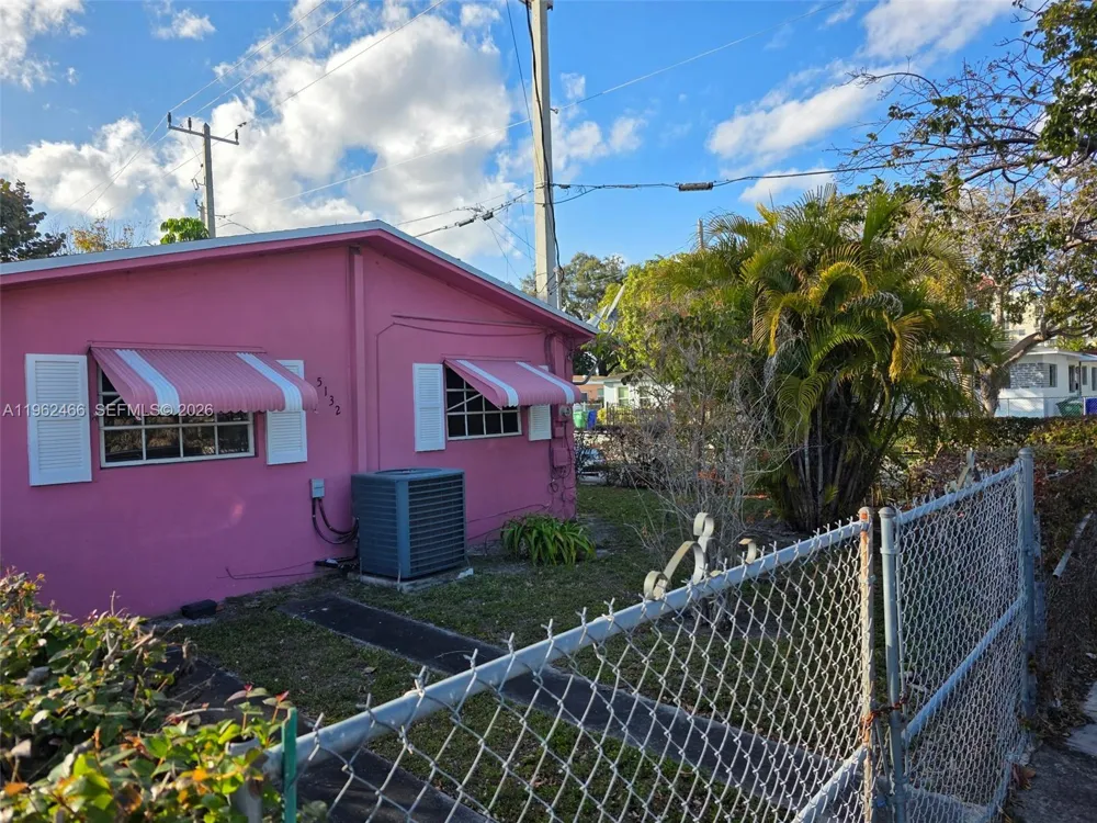 5132 NW 14th Ave Miami, FL 33142