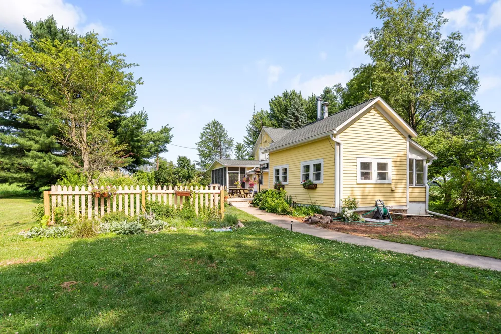 6475 Olive Branch Road Galien, MI 49113