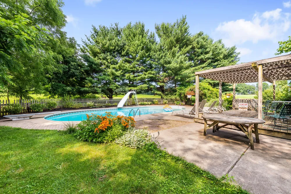 6475 Olive Branch Road Galien, MI 49113