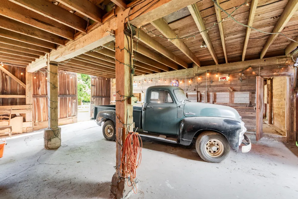 6475 Olive Branch Road Galien, MI 49113