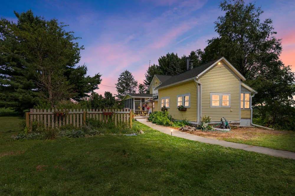 6475 Olive Branch Road Galien, MI 49113
