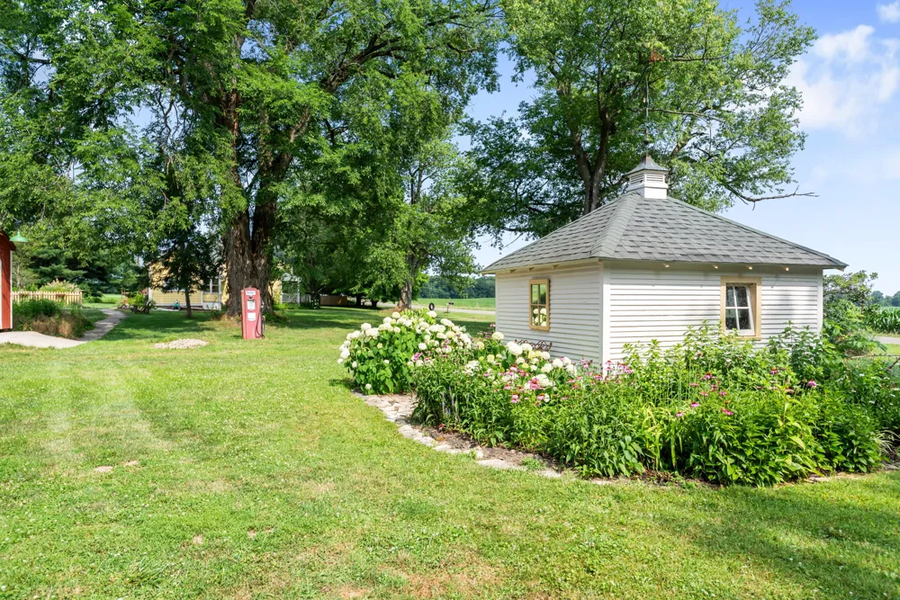6475 Olive Branch Road Galien, MI 49113