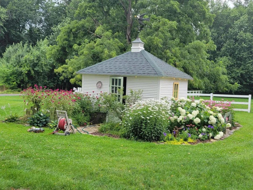 6475 Olive Branch Road Galien, MI 49113