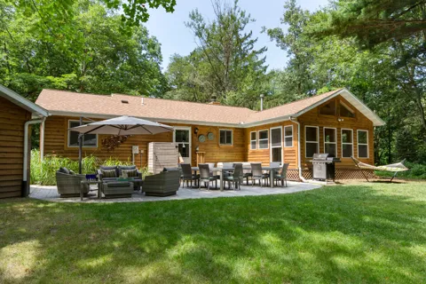 6490 E Chikaming