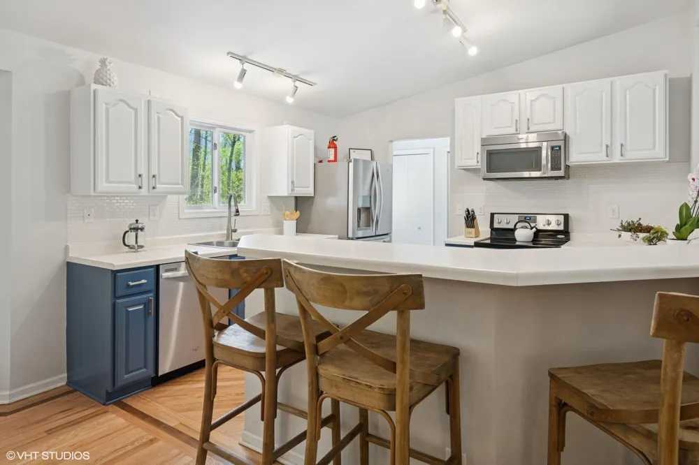 6490 E Chikaming Sawyer, MI 49125