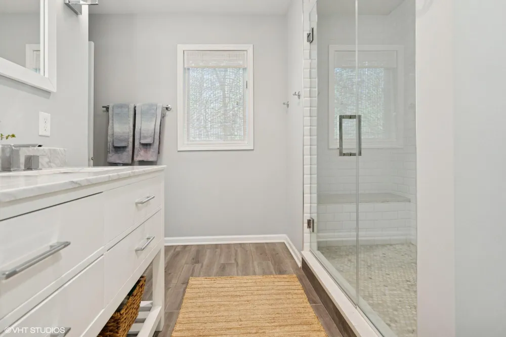 6490 E Chikaming Sawyer, MI 49125