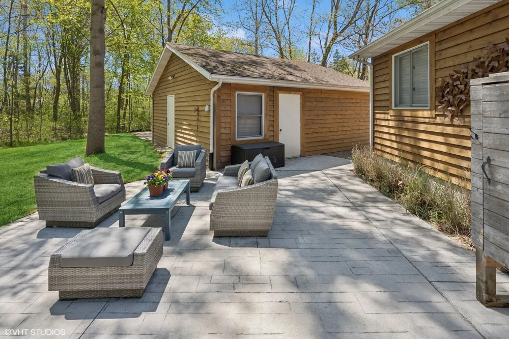 6490 E Chikaming Sawyer, MI 49125
