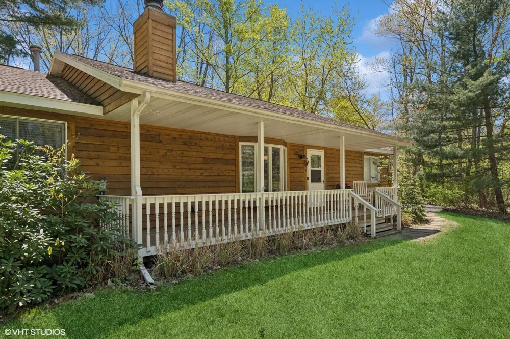 6490 E Chikaming Sawyer, MI 49125