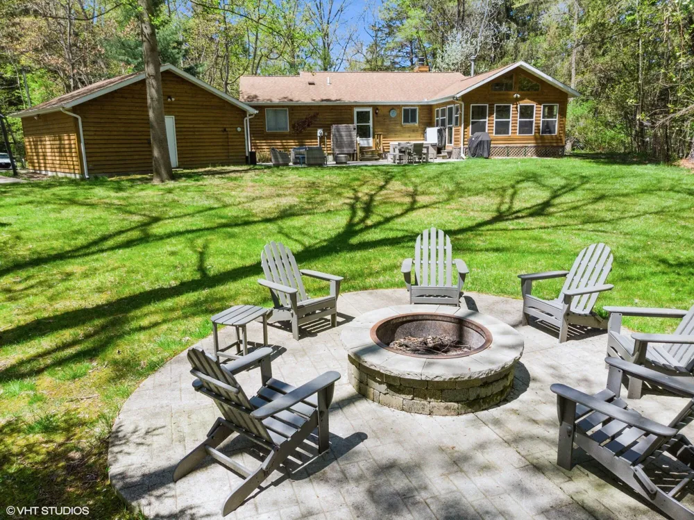 6490 E Chikaming Sawyer, MI 49125
