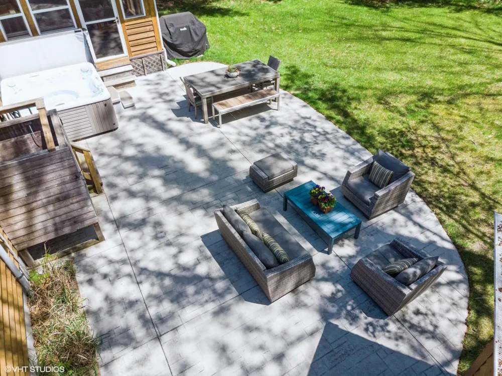 6490 E Chikaming Sawyer, MI 49125