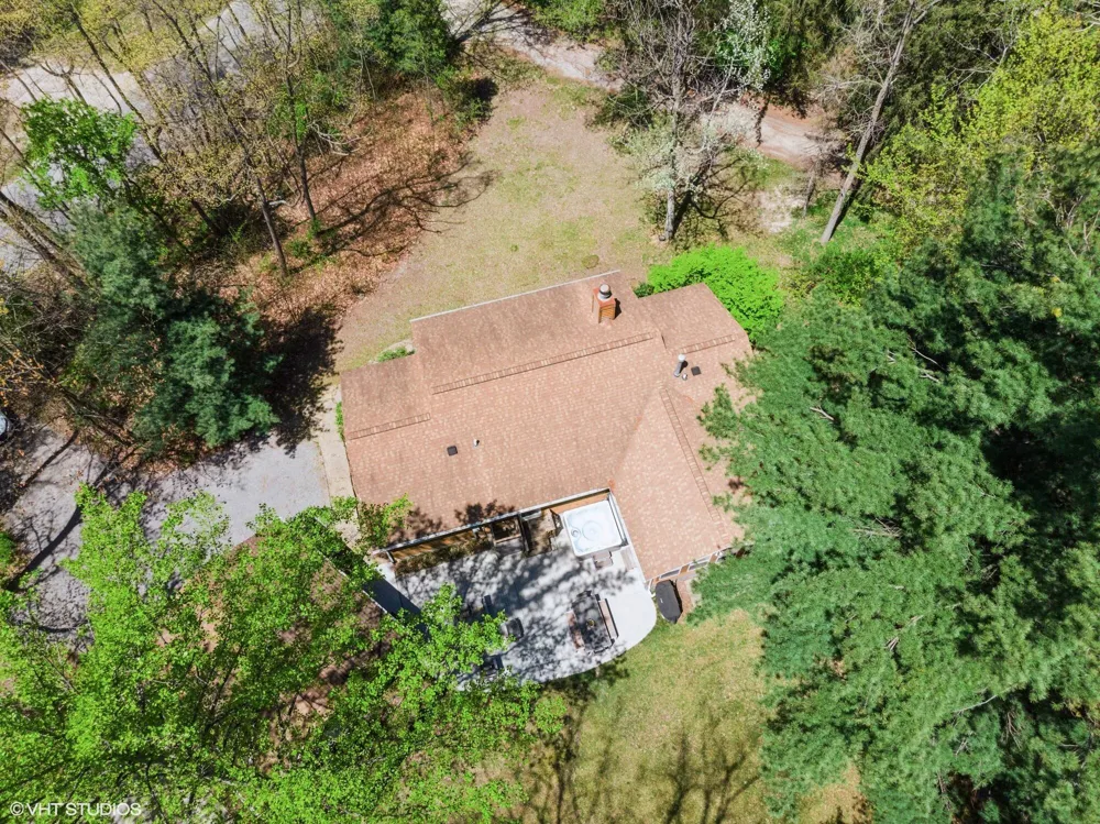 6490 E Chikaming Sawyer, MI 49125