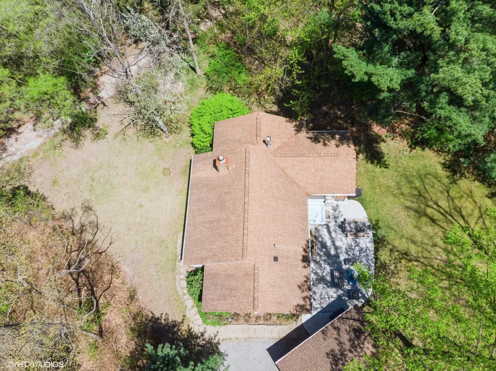 6490 E Chikaming Sawyer, MI 49125