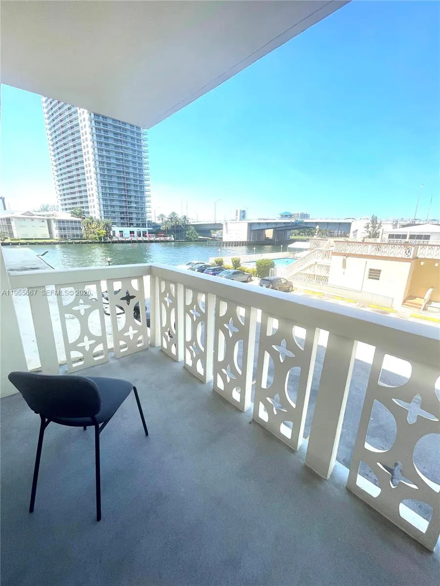 1817 S Ocean Dr #219 Hallandale Beach, FL 33009