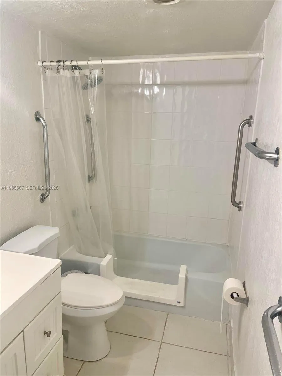 1817 S Ocean Dr #219 Hallandale Beach, FL 33009