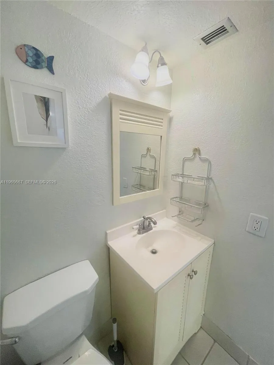 1817 S Ocean Dr #219 Hallandale Beach, FL 33009