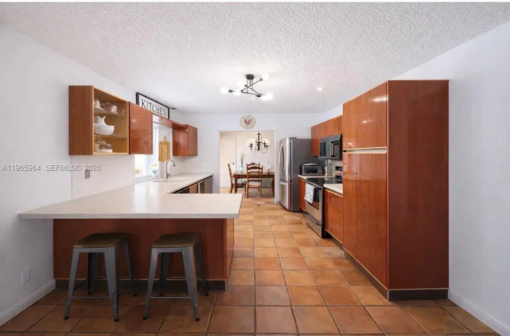 7355 Poinciana Ct Miami Lakes, FL 33014