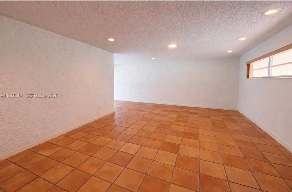 7355 Poinciana Ct Miami Lakes, FL 33014